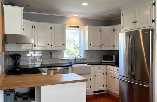 North Chatham Casa | A short drive brings you to Jackknife Cove!