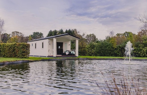 Municipality of Rijssen-Holten Casa | A simple but cozy cabin with porch!