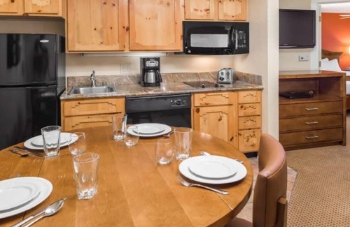 Northeast Santa Fe Complejo | A Southwestern Retreat in the Heart of Santa Fe - Villas De Santa Fe- 2 Bd.
