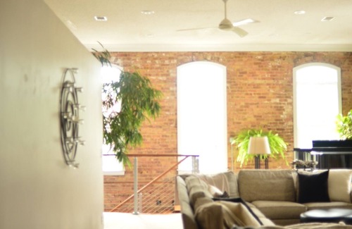 Berrien Springs Villa | Un amplio apartamento tipo loft ubicado en el centro histórico de Berrien Springs