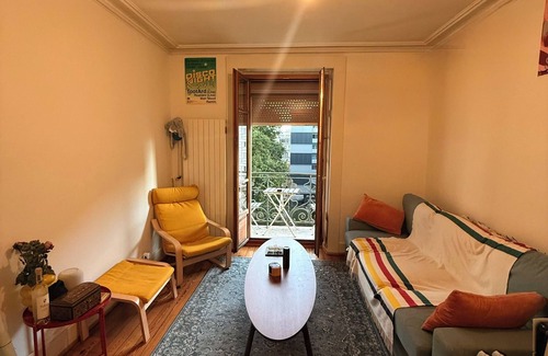 Plainpalais Apartamento | A spacey apartment by the Jonction River