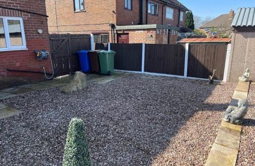Wigan Apartamento | A spacious 3 bed semi-detached
