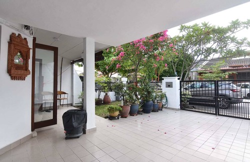 Taman Tun Dr Ismail Apartamento | A Spacious 4BR Home Nearby Kiara Hill, Mont Kiara, Pavilion Damansara Heights