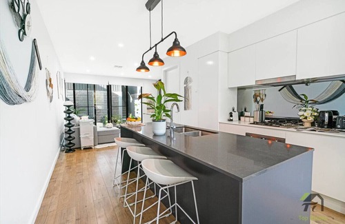 Woodforde Casa | A spacious and bright two-bedroom house in the Woodforde core area