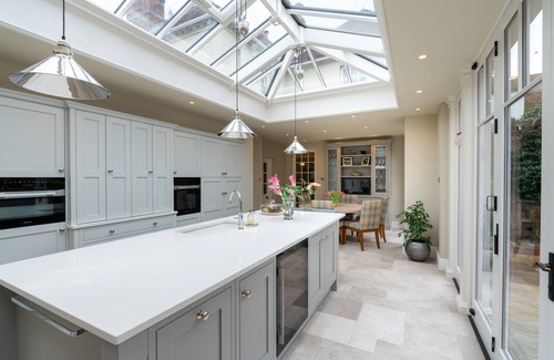 Chichester Casa | A spacious and grand Georgian house for 8 in central Chichester with parking.