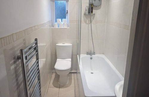 Sittingbourne Casa | A spacious cottage-styled 3 bedrooms in a Shared house - Sittingbourne