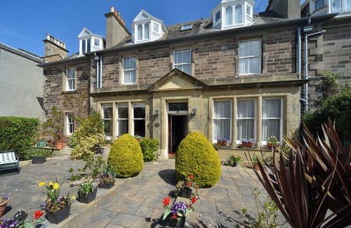 North Berwick Casa | A spacious, imposing, elegant Victorian property with unbeatable sea and golf views