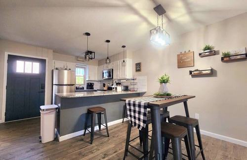 Newton Casa | A Spacious Townhome in Newton - Unit C