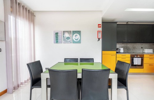 Vale do Lobo Apartamento | A spacious two-bedroom apartment in Vale do Lobo