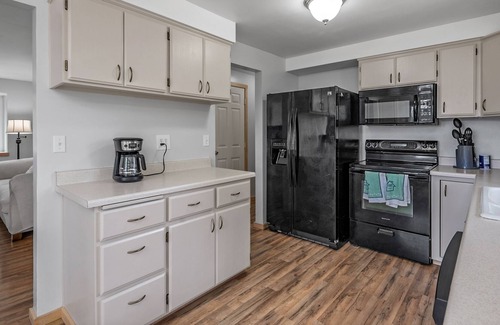 Silver Lake Casa | A specious 2 level 4 Beds 2 Baths home