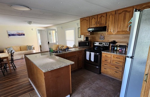 Hendersonville Casa | A Spot in the country with a front porch swing and WiFi