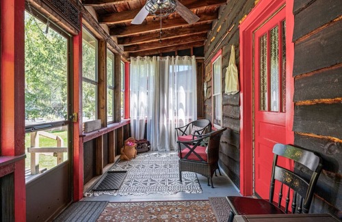 Phoenicia Cabina | "A Stone's Throw" Cabin Creekside Fires BBQ Fishing