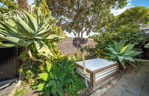 Glenelg South Apartamento | A Stone's Throw - Cafes, Parking, WiFi