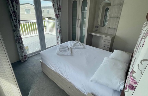 Dymchurch Casa | Newbeach getaway - A Stone’s Throw