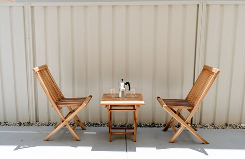 Rockingham Apartamento | A stones throw from the beach - The Sand Castle is your perfect coastal escape