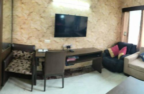 Indirapuram Apartamento | A Studio Apartment with Complete Privacy