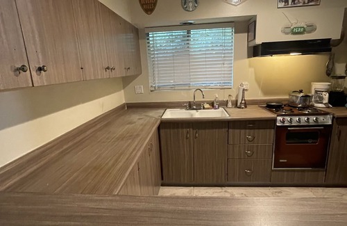 Studio City Apartamento | A Studio City Dream, pet friendly, and walking distance to Universal Studios.