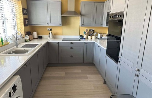 Great Yarmouth Cabaña | A stunning 3 bedroom property with sea views and direct access to the beach.
