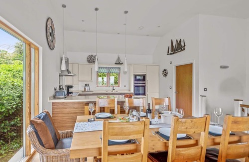Talland Casa | A stunning contemporary Cornish home boasting superb coastal views, swimming pool & sauna