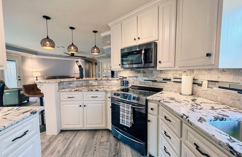 Victoria Casa | A stunning, cozy home - 5 minutes away from city center!