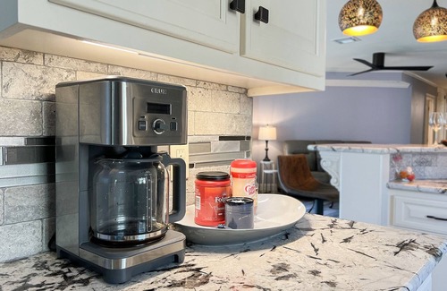 Victoria Casa | A stunning, cozy home - 5 minutes away from city center!