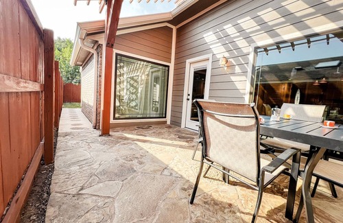 Victoria Casa | A stunning, cozy home - 5 minutes away from city center!