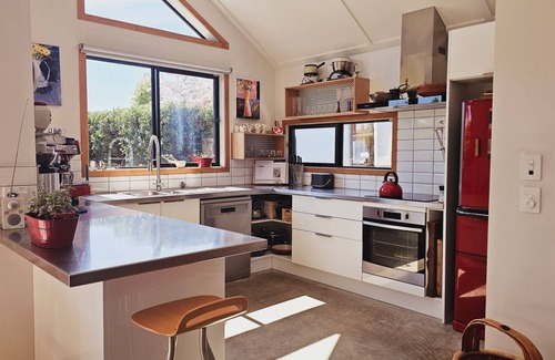 Mapua Casa | A stunning home in a quiet and private location. Perfect for enjoying the private pool.