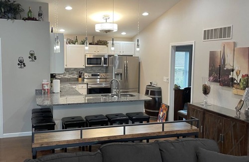 Hermann Casa | A Stunning Home, newly constructed & furnished