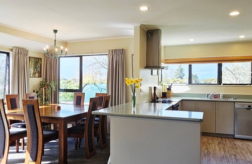 Mapua Casa | A stunning large family home, perfect for two families travelling together, space for everyone.