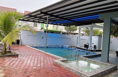 Tebrau Otro | A Stylish & Comfy 4BR Home with Private Pool