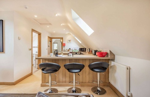 Bourton-on-the-Water Cabaña | A stylish dog friendly holiday cottage in the Cotswolds - Rainbow Barns