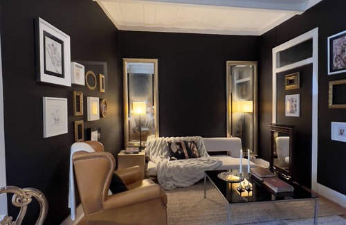 Alfama Apartamento | A Suite in the heart of Alfama - Bedroom and Living room