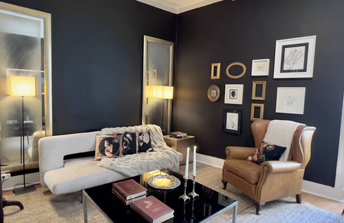 Alfama Apartamento | A Suite in the heart of Alfama - Bedroom and Living room