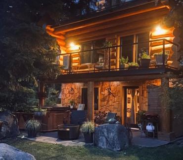 Sun Peaks Cama Y Desayuno | A Suite Retreat - Beyond Bed & Breakfast