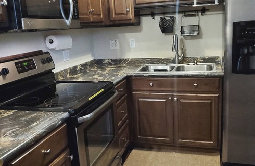 Centerra Casa | A SUITE Wild West HIDEAWAY 2BD/1BTH Amazing Location! WALK 2 Amenities!