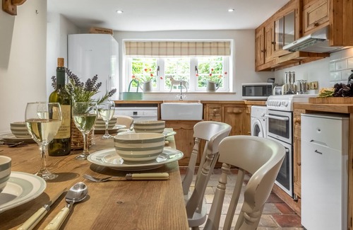 North Creake Casa | A super little flint country cottage in the popular village of North Creake.