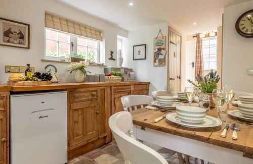 North Creake Casa | A super little flint country cottage in the popular village of North Creake.
