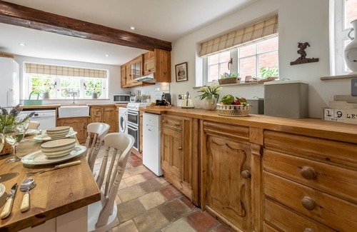 North Creake Casa | A super little flint country cottage in the popular village of North Creake.