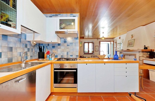 San Severino Marche Casa | Villa con piscina privada y jardín en una zona privada
