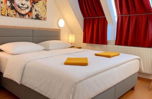 Favoriten Hostal | A&T Hotel & Hostel