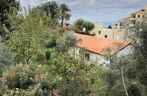Aamchit Casa | A tiny cheerful 1 bedroom home in Hosrayel/Aamchit