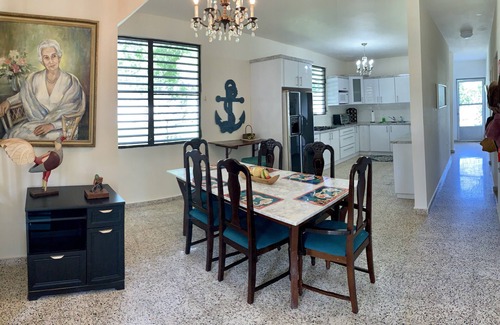 Boqueron Villa | Una casa tradicional de relaciones públicas, Clara’s Villa, cerca de las playas y el centro de Boqueron.