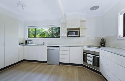 Mollymook Casa | A Tranquil, Leafy and Super-Convenient Holiday Home