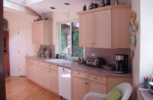 Guilford Casa | A TREETOPS Retreat! Sleeps 10-12, perfect for large gatherings. Seasonal POOL!