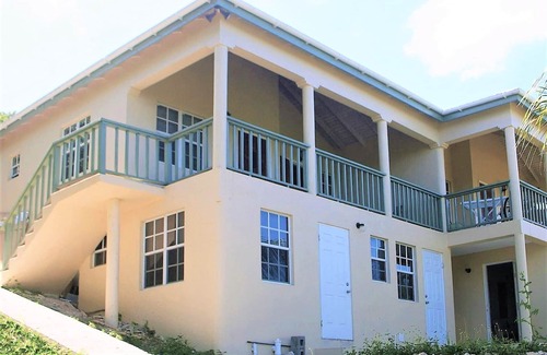 Cedar Grove Cabaña | A Tropical Getaway!