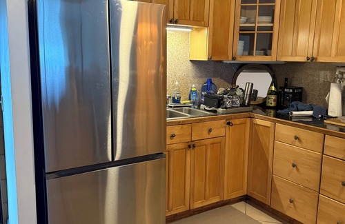 Hilo Condominio | A Tropical Paradise 2 Bed/1bath. Stunning Bay and Ocean Views