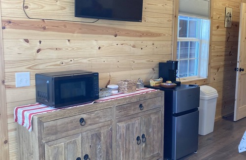 Vinemont Casa | A true "Barn" experience! Pet friendly!