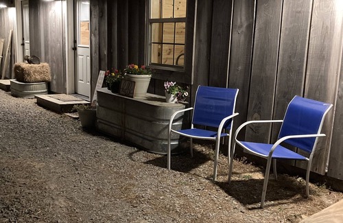 Vinemont Casa | A true "Barn" experience! Pet friendly!