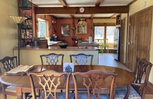 Ashfield Casa | Un verdadero refugio Shangri-La-Country con estanque, jardines y terraza y vista enormes