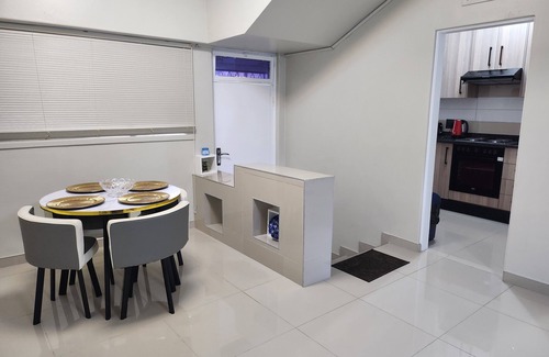 South Beach Apartamento | A Two-bedroom Holiday Apartment, at the Heart of South Beach Durban